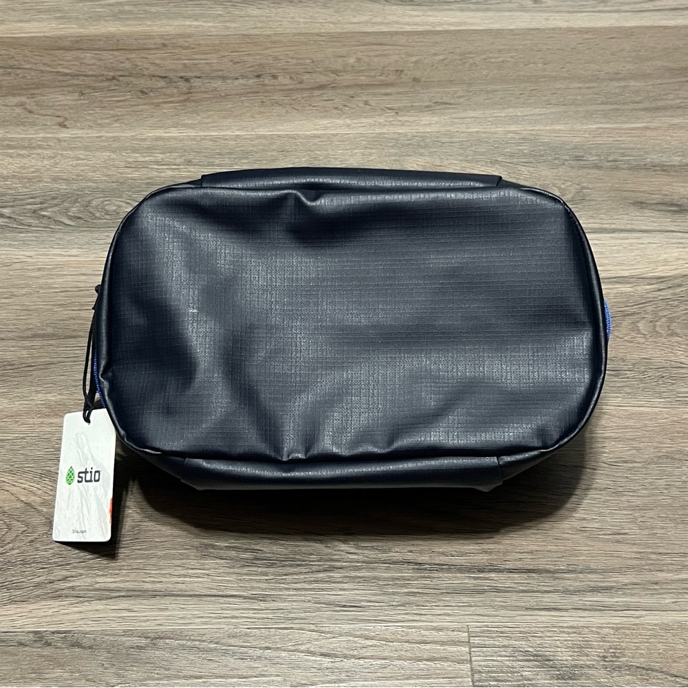Stio Basin XT Dopp Kit Travel Toiletry Bag Navy Blue Durable MA Asset Management - Picture 5 of 6
